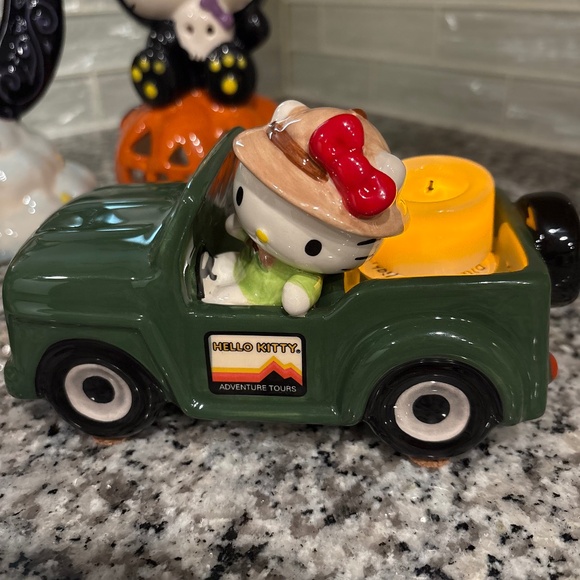 Hello Kitty Camper - Picture 1 of 1